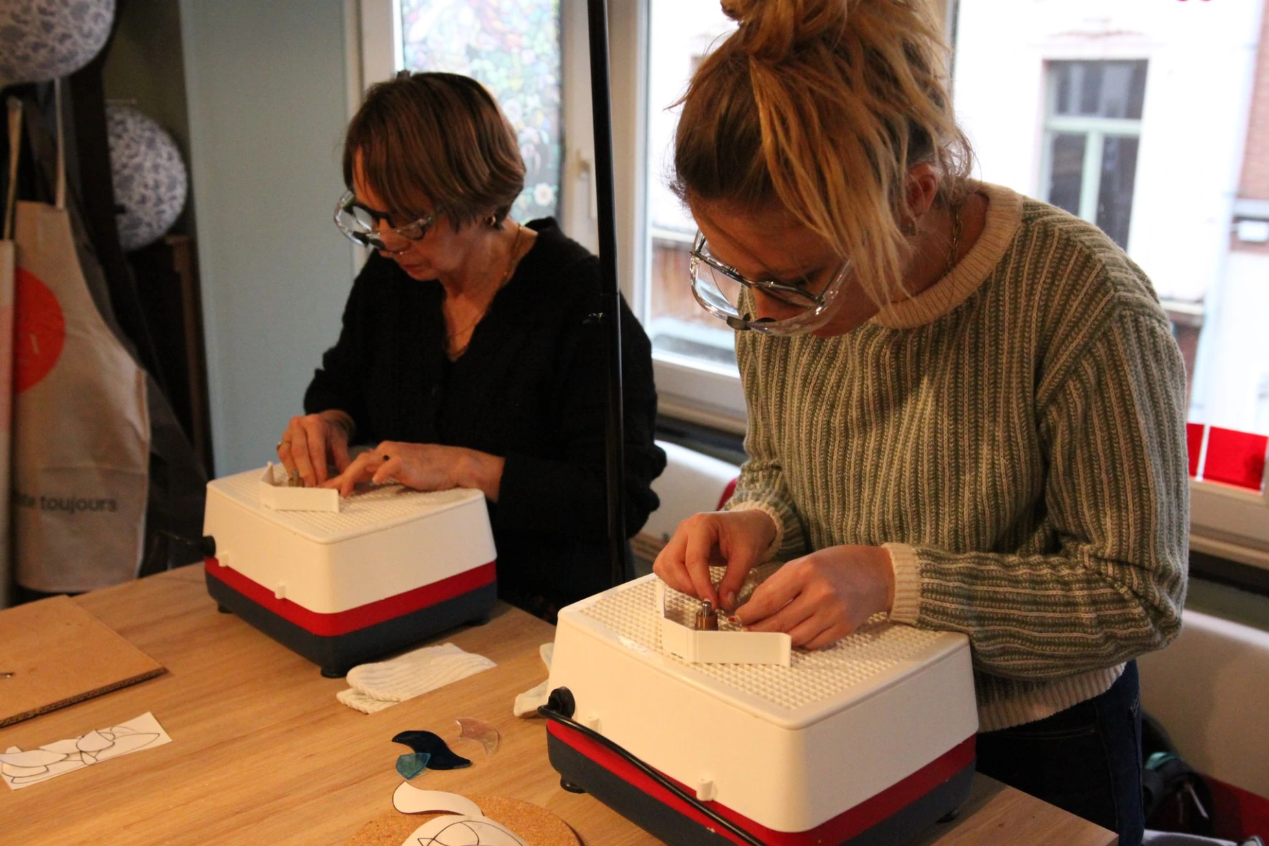 Meulage des pièces de verre